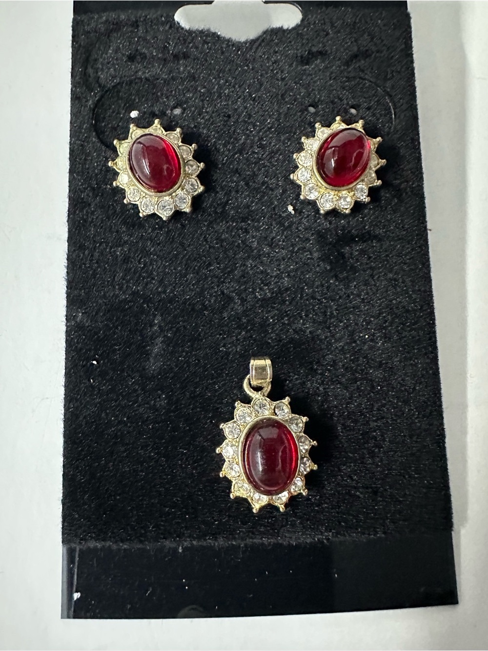 Vintage Red Stone Jewelry Lot - Picture 2 of 14